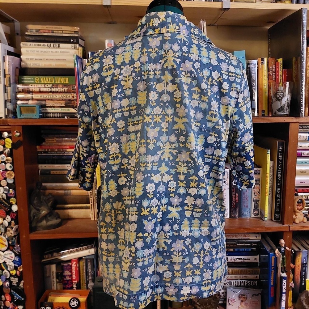 Vintage blue and yellow floral print short sleeve button up. - Picture 2 of 6